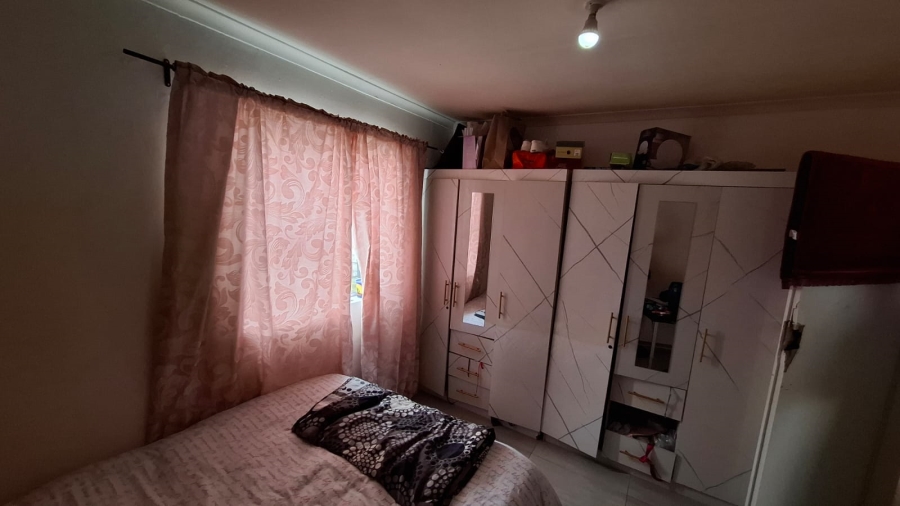 2 Bedroom Property for Sale in Lentegeur Western Cape